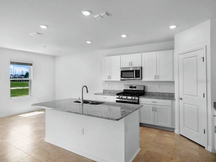 Image No.6-5 Bed Property for sale