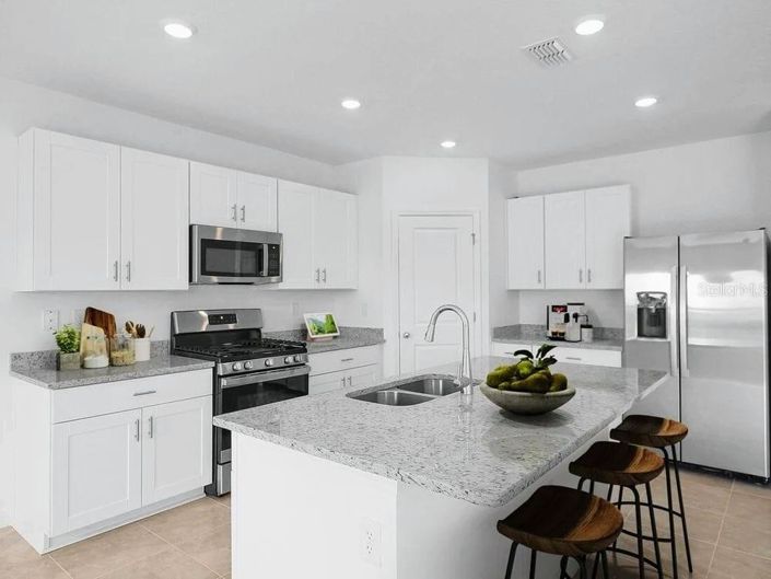 Image No.9-5 Bed Property for sale