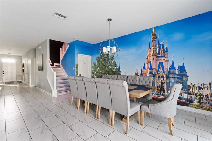 Image No.12-8 Bed Property for sale