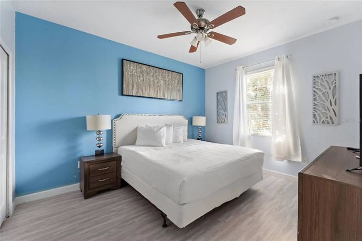 Image No.25-8 Bed Property for sale