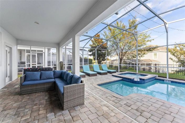 Image No.39-8 Bed Property for sale