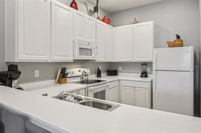 Image No.14-3 Bed Property for sale