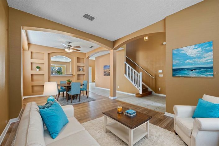 Image No.16-6 Bed Property for sale