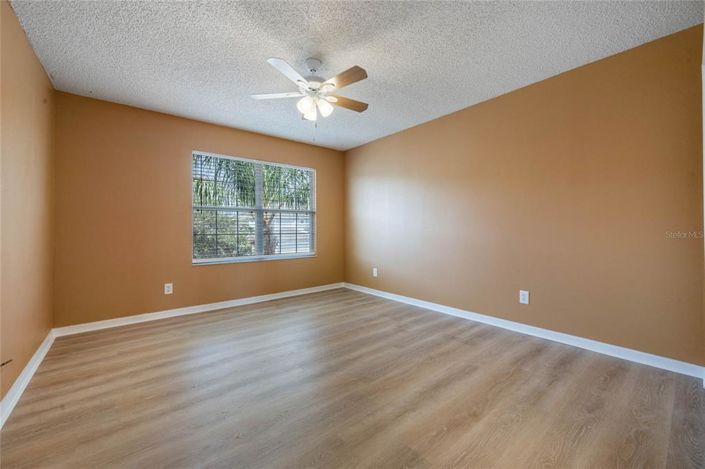 Image No.37-6 Bed Property for sale