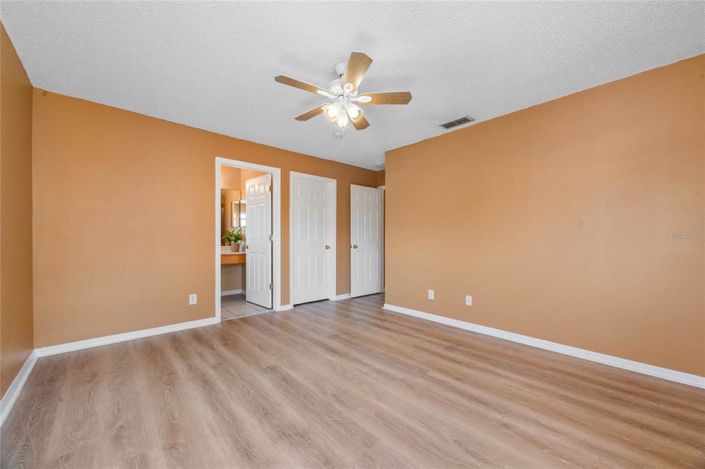 Image No.38-6 Bed Property for sale