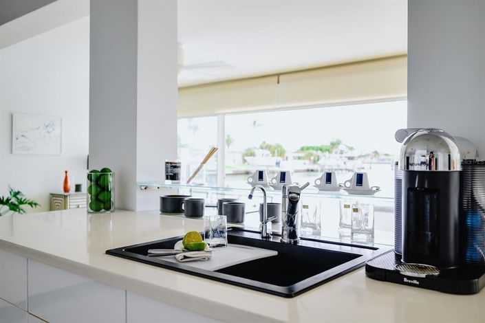 Image No.10-4 Bed Property for sale