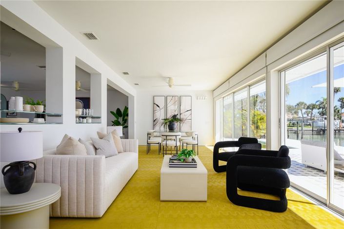 Image No.16-4 Bed Property for sale