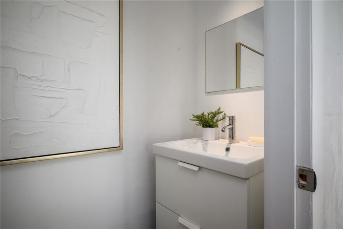 Image No.33-4 Bed Property for sale