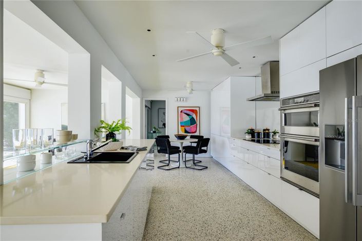 Image No.9-4 Bed Property for sale