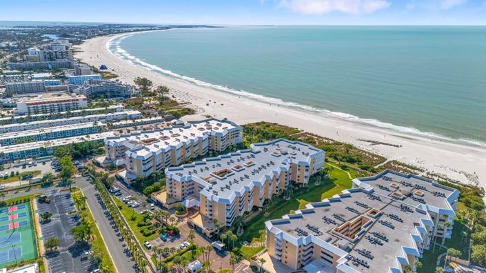 Image No.12-2 Bed Property for sale