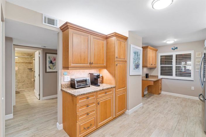 Image No.25-2 Bed Property for sale