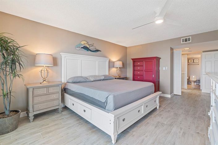 Image No.33-2 Bed Property for sale