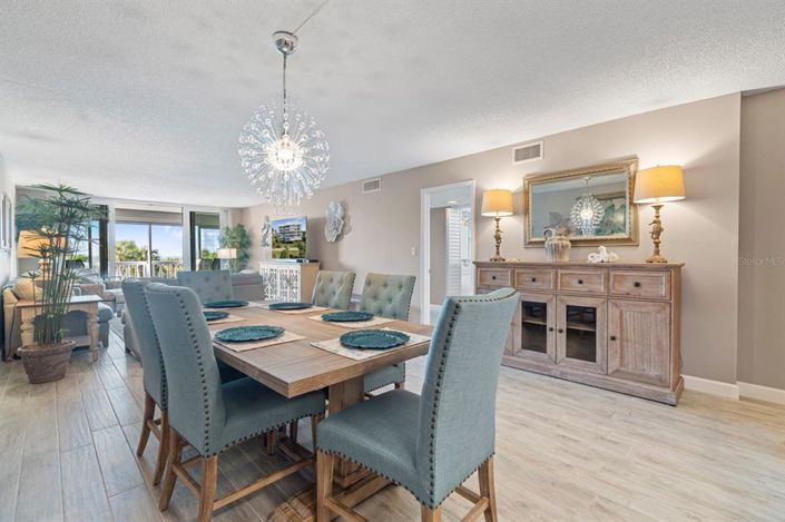 Image No.43-2 Bed Property for sale