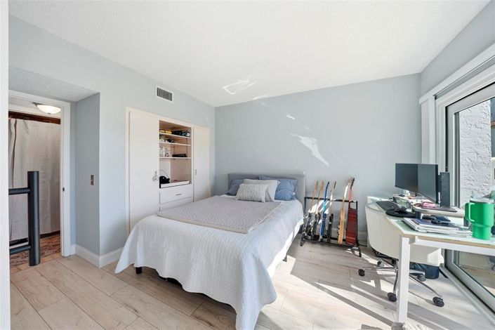 Image No.23-4 Bed Townhouse for sale