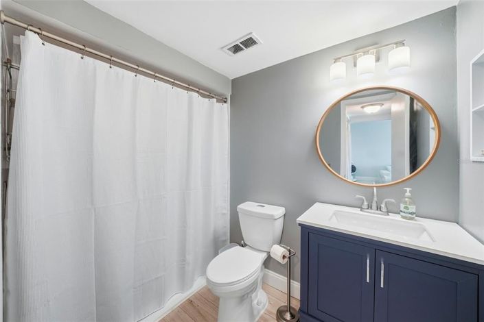 Image No.28-4 Bed Townhouse for sale