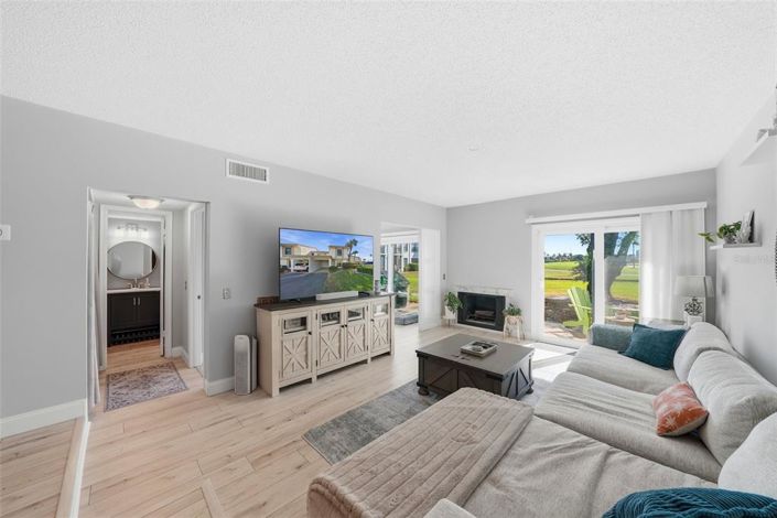 Image No.4-4 Bed Townhouse for sale