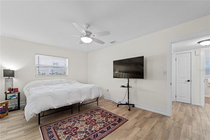 Image No.16-2 Bed Property for sale