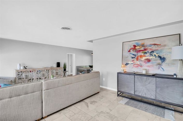 Image No.15-3 Bed Property for sale