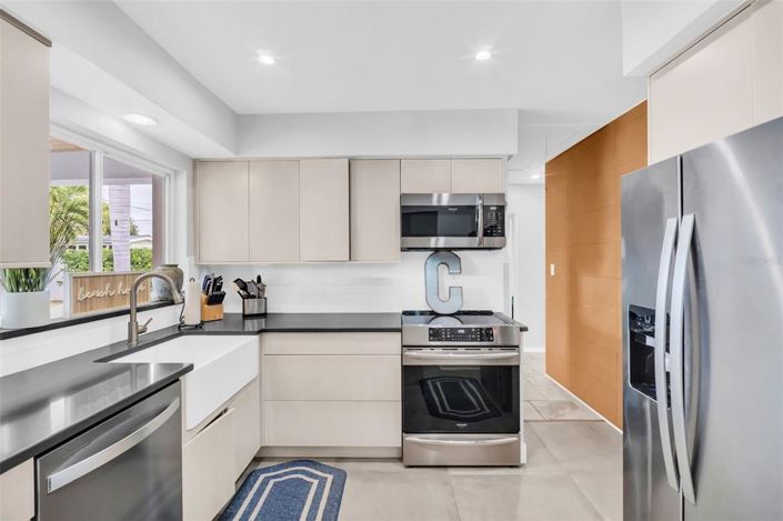 Image No.24-3 Bed Property for sale