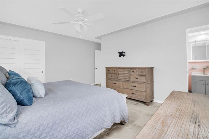 Image No.40-3 Bed Property for sale