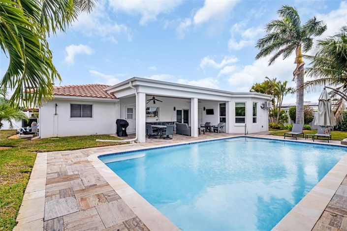 Image No.6-3 Bed Property for sale