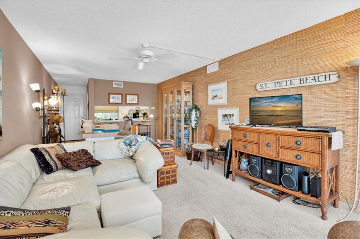 Image No.13-2 Bed Property for sale