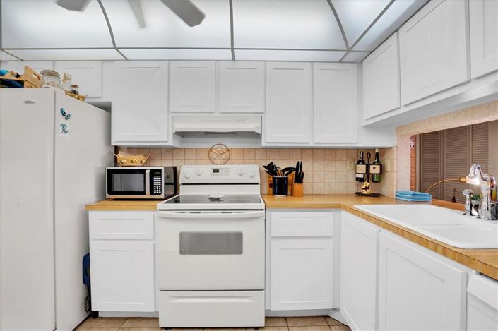 Image No.17-2 Bed Property for sale