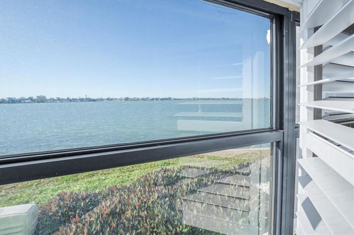 Image No.22-2 Bed Property for sale