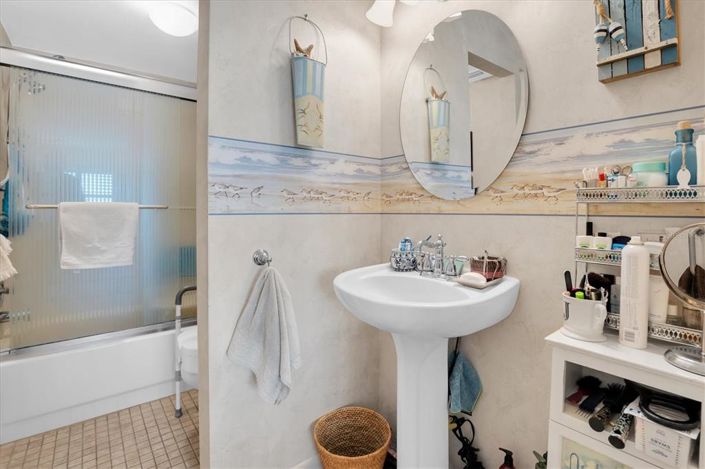 Image No.23-2 Bed Property for sale