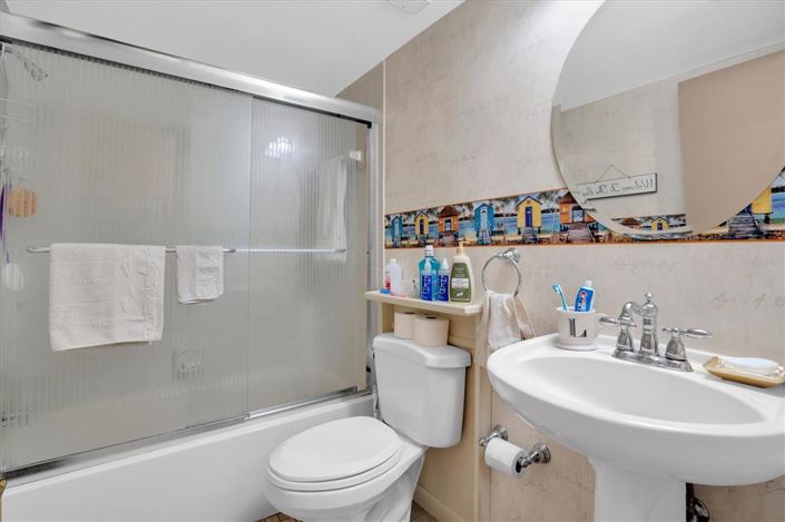 Image No.26-2 Bed Property for sale