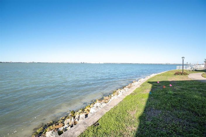 Image No.32-2 Bed Property for sale