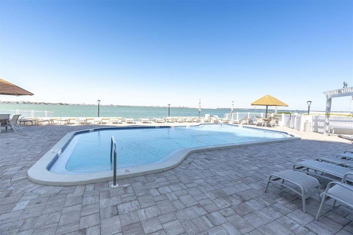 Image No.44-2 Bed Property for sale