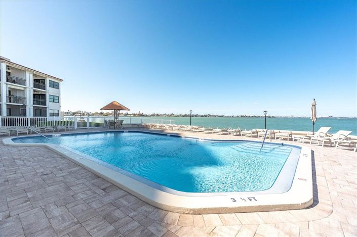 Image No.45-2 Bed Property for sale