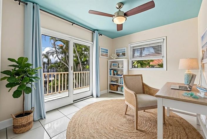 Image No.20-6 Bed Property for sale