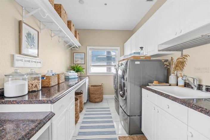 Image No.25-6 Bed Property for sale