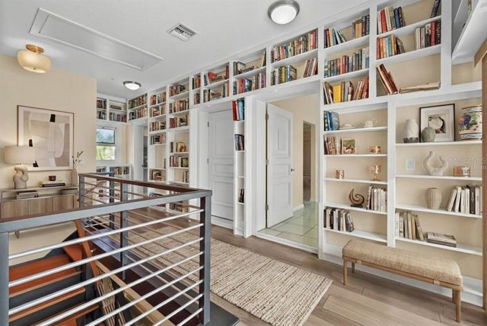 Image No.26-6 Bed Property for sale