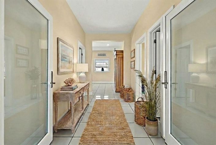 Image No.32-6 Bed Property for sale