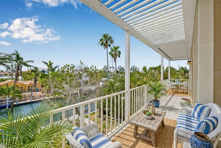 Image No.35-6 Bed Property for sale