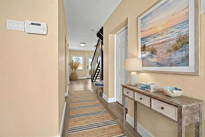 Image No.4-6 Bed Property for sale