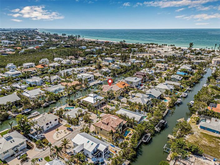 Image No.43-6 Bed Property for sale