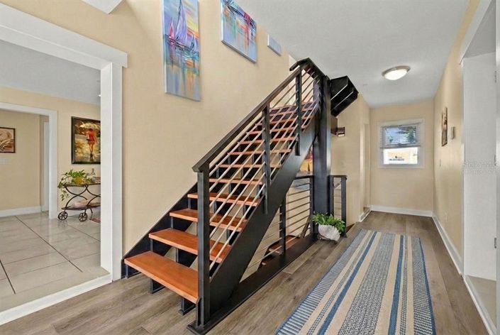 Image No.7-6 Bed Property for sale