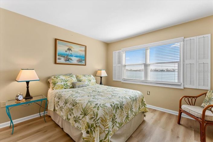 Image No.23-2 Bed Property for sale