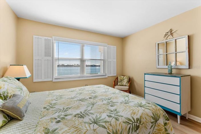 Image No.24-2 Bed Property for sale