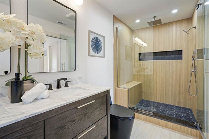 Image No.12-2 Bed Property for sale