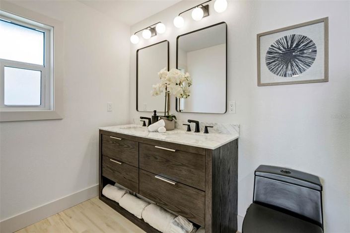 Image No.13-2 Bed Property for sale