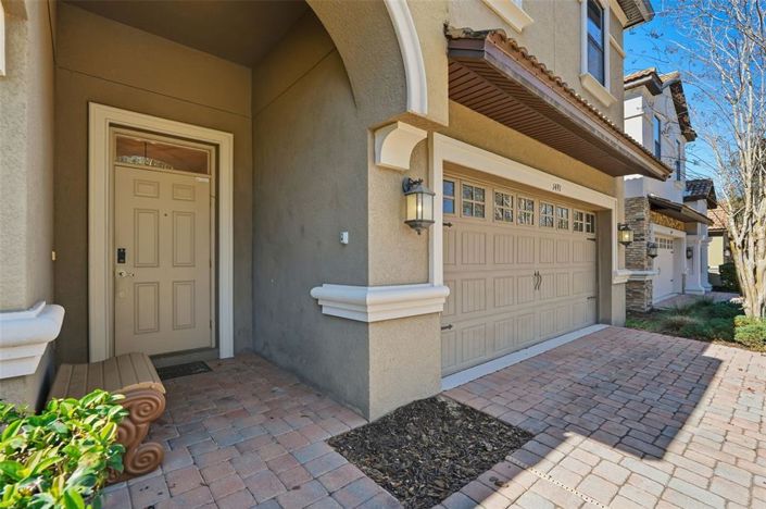 Image No.15-8 Bed Property for sale