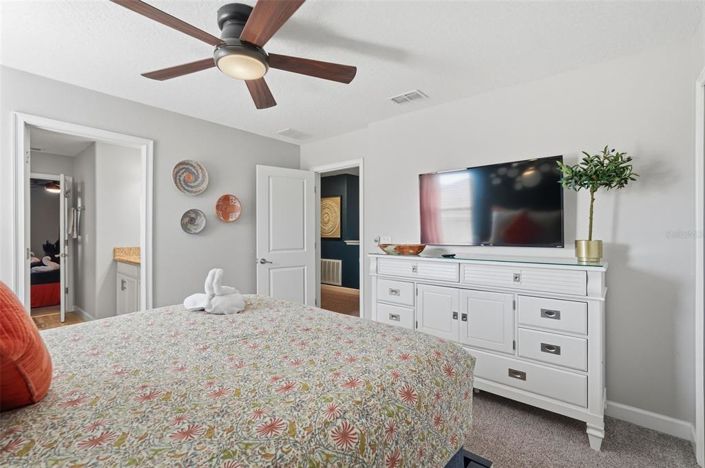 Image No.44-8 Bed Property for sale