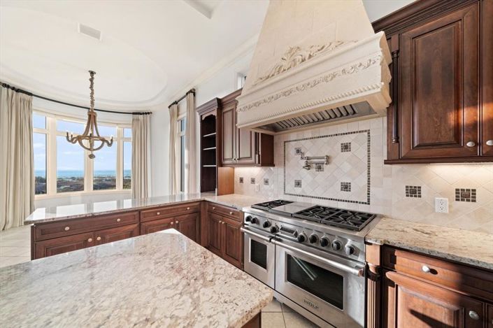 Image No.13-5 Bed Property for sale