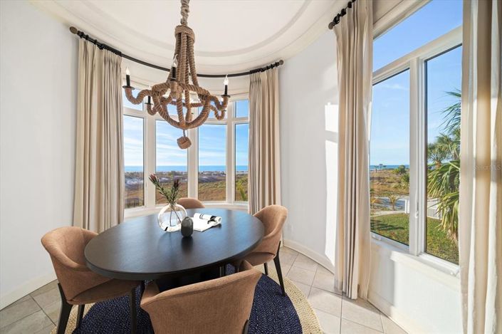 Image No.14-5 Bed Property for sale