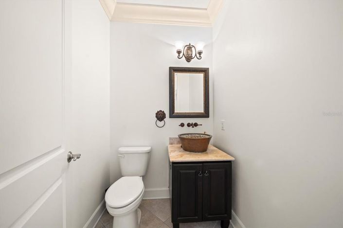 Image No.17-5 Bed Property for sale